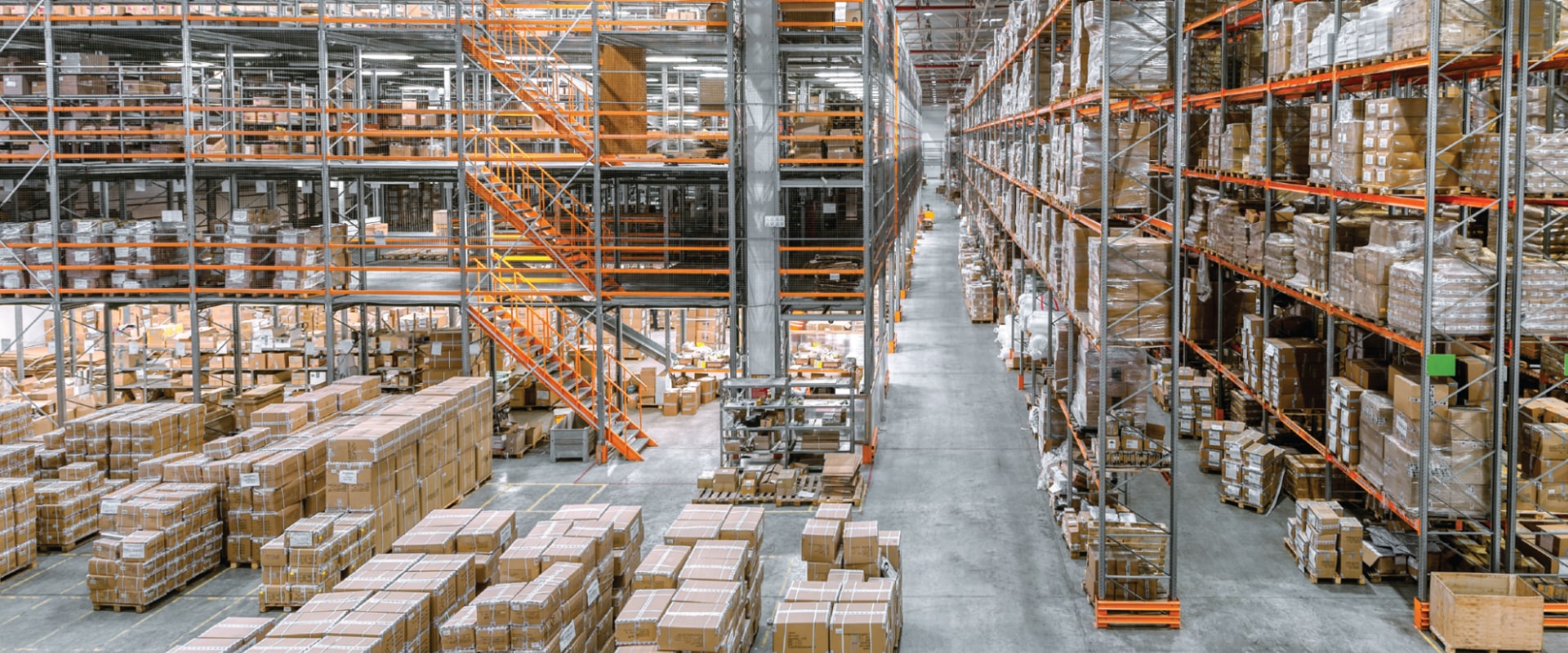 Customer Communication and Tracking Systems: Streamlining Your Warehousing Services